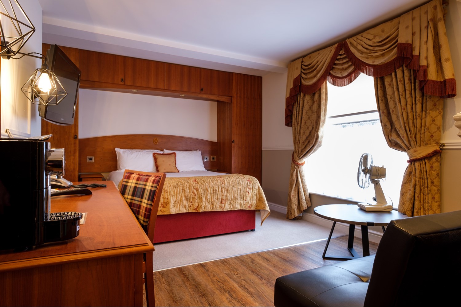 The George Hotel