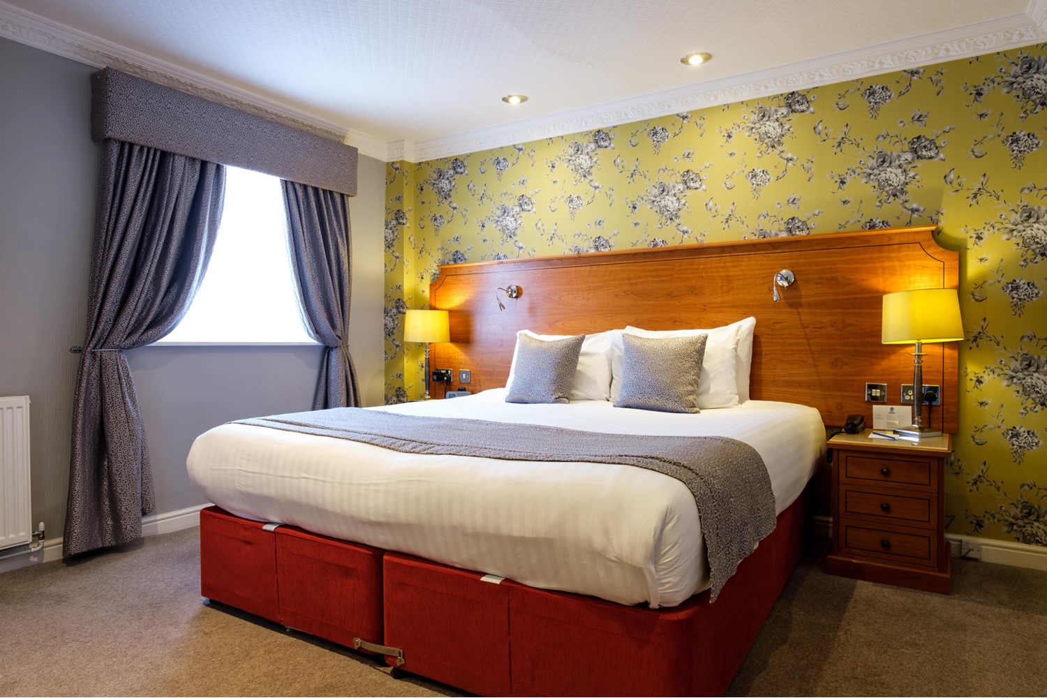 The George Hotel